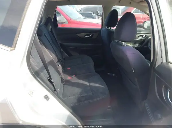 JN8AT2MT4GW009002 2016 NISSAN ROGUE - Image 8