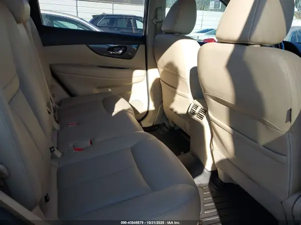 JN8AT2MT4GW010182 2016 NISSAN ROGUE - Image 8