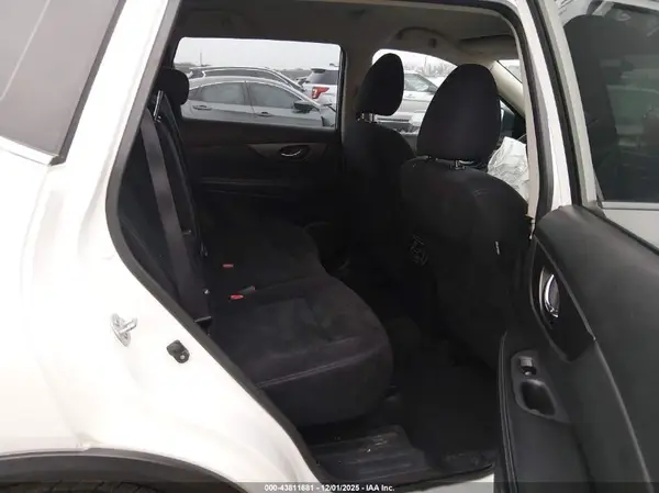 JN8AT2MT4GW013986 2016 NISSAN ROGUE - Image 8
