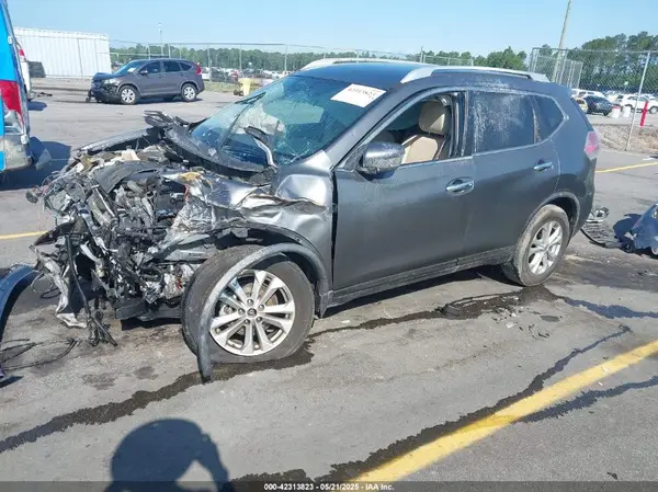 JN8AT2MT4GW024826 2016 NISSAN ROGUE - Image 2