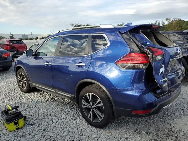 JN8AT2MT4HW130677 2017 NISSAN ROGUE - Image 2