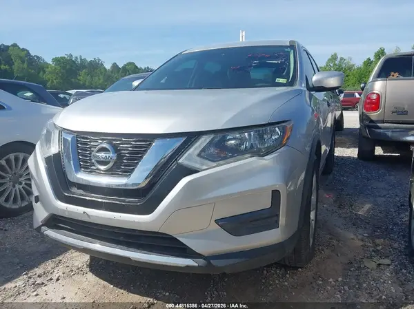 JN8AT2MT4HW131280 2017 NISSAN ROGUE - Image 2