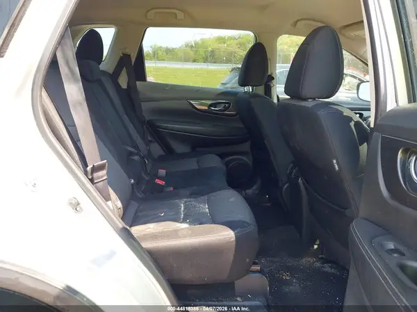 JN8AT2MT4HW131280 2017 NISSAN ROGUE - Image 8