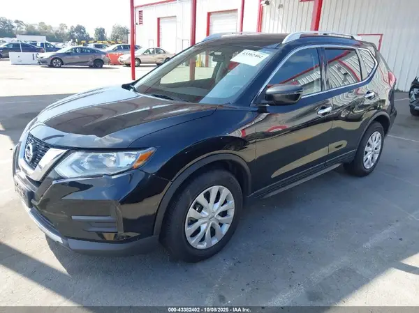 JN8AT2MT4HW131571 2017 NISSAN ROGUE - Image 2