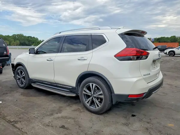 JN8AT2MT4HW131862 2017 NISSAN ROGUE - Image 2