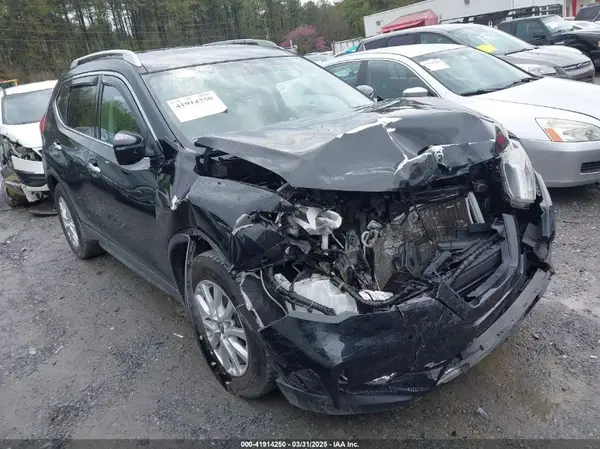 JN8AT2MT4HW132140 2017 NISSAN ROGUE - Image 1