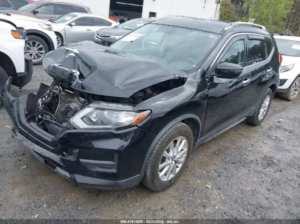JN8AT2MT4HW132140 2017 NISSAN ROGUE - Image 2