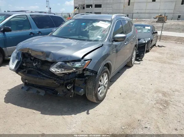 JN8AT2MT4HW132395 2017 NISSAN ROGUE - Image 2