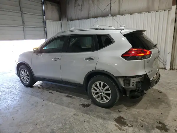 JN8AT2MT4HW134650 2017 NISSAN ROGUE - Image 2