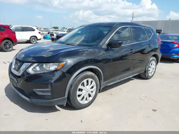 JN8AT2MT4HW134910 2017 NISSAN ROGUE - Image 2