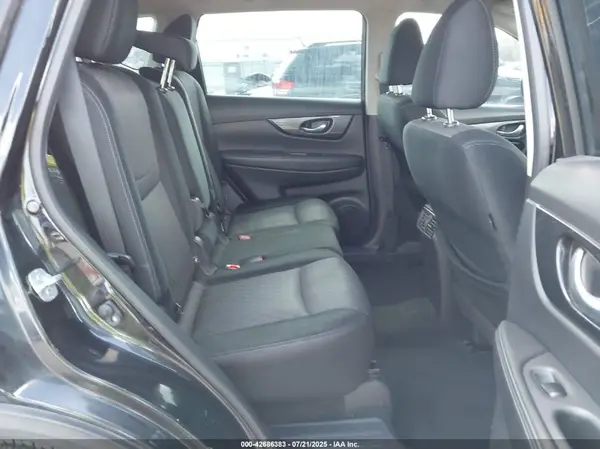 JN8AT2MT4HW134910 2017 NISSAN ROGUE - Image 8