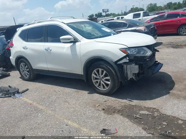 JN8AT2MT4HW135135 2017 NISSAN ROGUE - Image 1