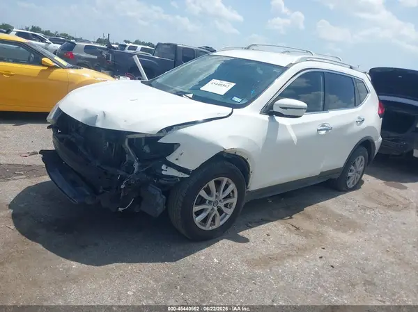 JN8AT2MT4HW135135 2017 NISSAN ROGUE - Image 2