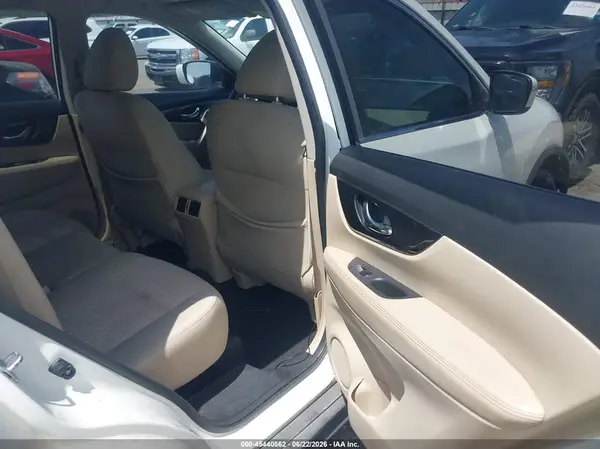 JN8AT2MT4HW135135 2017 NISSAN ROGUE - Image 8