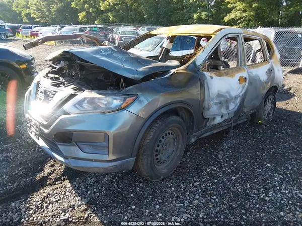 JN8AT2MT4HW135930 2017 NISSAN ROGUE - Image 2