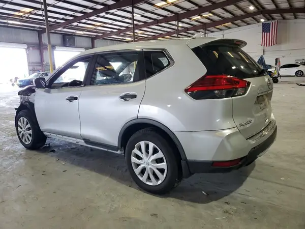 JN8AT2MT4HW140142 2017 NISSAN ROGUE - Image 2