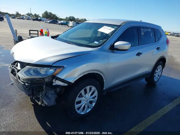 JN8AT2MT4HW141422 2017 NISSAN ROGUE - Image 2