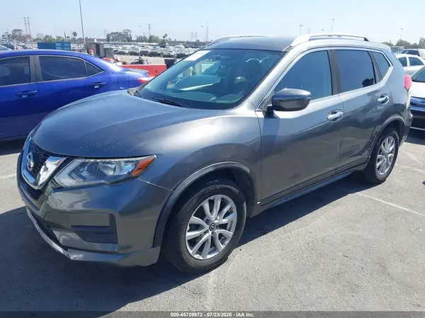 JN8AT2MT4HW142117 2017 NISSAN ROGUE - Image 2
