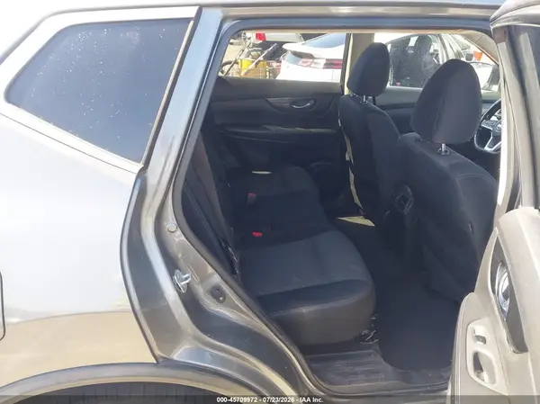 JN8AT2MT4HW142117 2017 NISSAN ROGUE - Image 8
