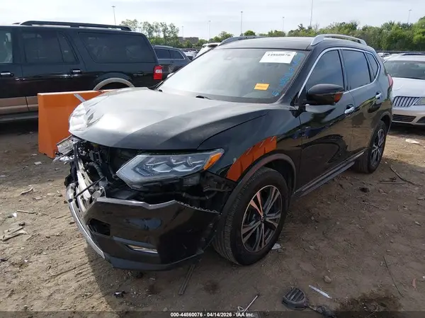 JN8AT2MT4HW142389 2017 NISSAN ROGUE - Image 2