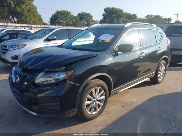JN8AT2MT4HW143154 2017 NISSAN ROGUE - Image 2