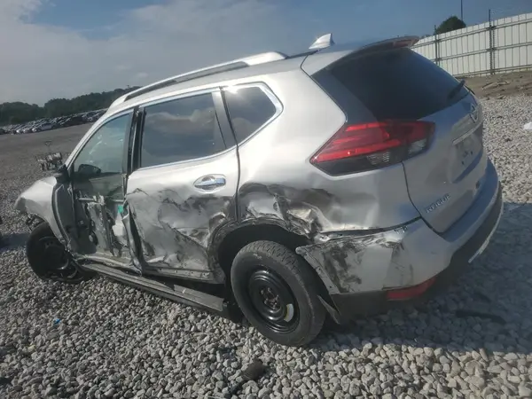 JN8AT2MT4HW143364 2017 NISSAN ROGUE - Image 2