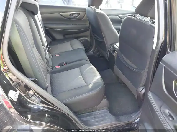 JN8AT2MT4HW144627 2017 NISSAN ROGUE - Image 8