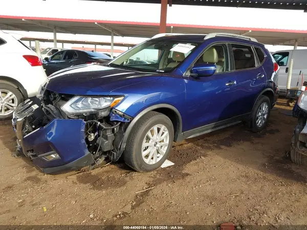 JN8AT2MT4HW146426 2017 NISSAN ROGUE - Image 2