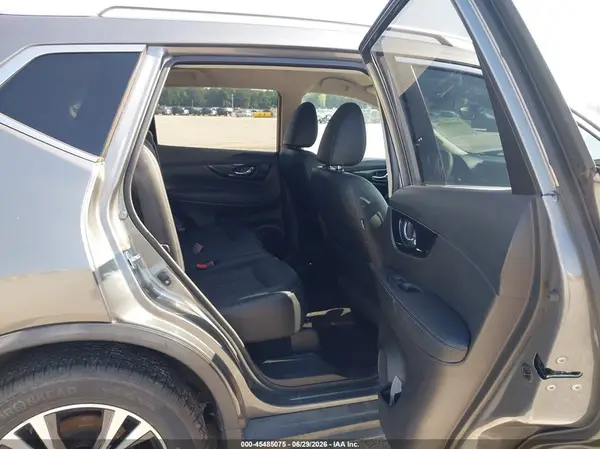 JN8AT2MT4HW146698 2017 NISSAN ROGUE - Image 8