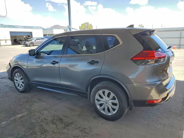 JN8AT2MT4HW148497 2017 NISSAN ROGUE - Image 2