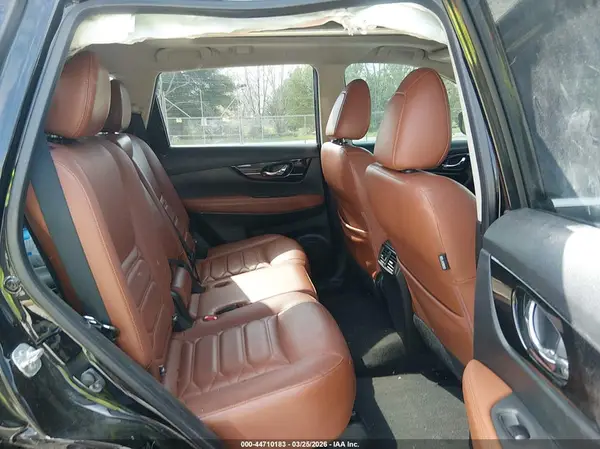 JN8AT2MT4HW150041 2017 NISSAN ROGUE - Image 8