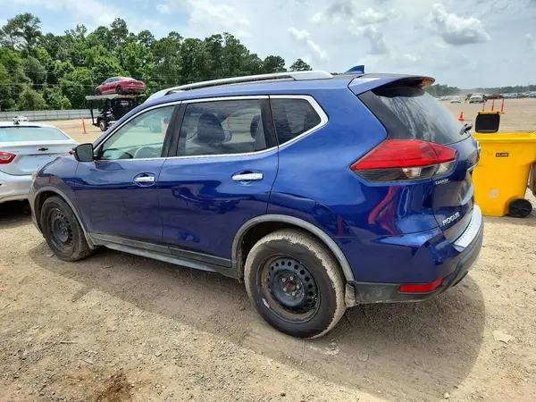 JN8AT2MT4HW150444 2017 NISSAN ROGUE - Image 2