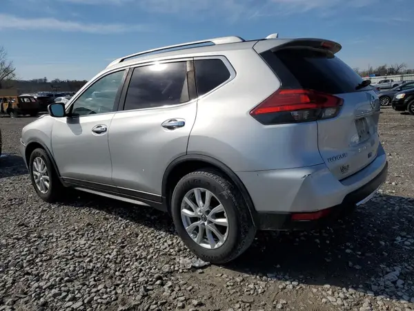 JN8AT2MT4HW152940 2017 NISSAN ROGUE - Image 2