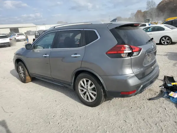 JN8AT2MT4HW383188 2017 NISSAN ROGUE - Image 2