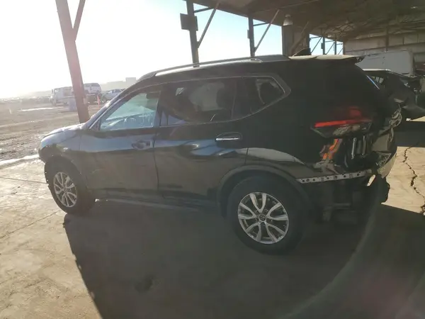 JN8AT2MT4HW383935 2017 NISSAN ROGUE - Image 2