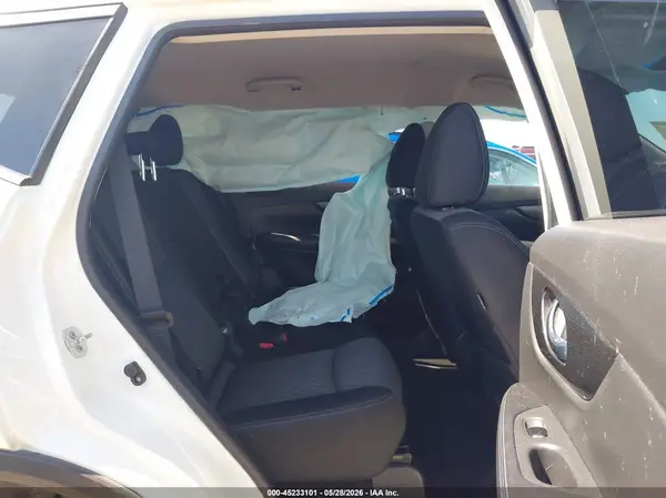 JN8AT2MT4HW384082 2017 NISSAN ROGUE - Image 8