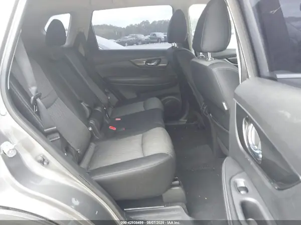 JN8AT2MT4HW384731 2017 NISSAN ROGUE - Image 8