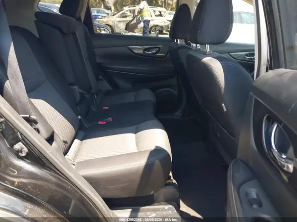 JN8AT2MT4HW387466 2017 NISSAN ROGUE - Image 8