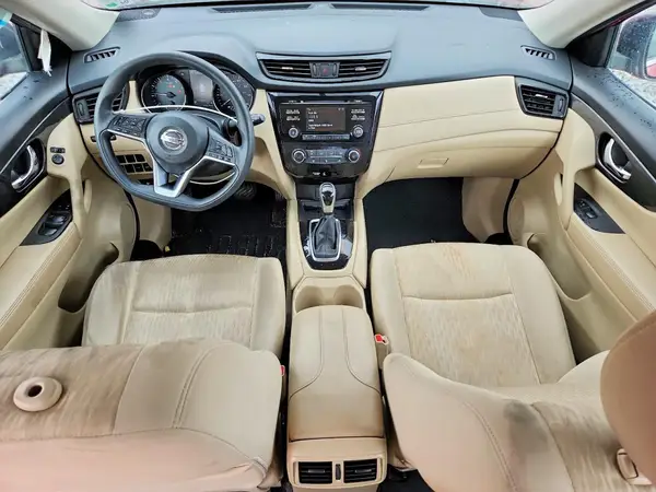 JN8AT2MT4HW389945 2017 NISSAN ROGUE - Image 8