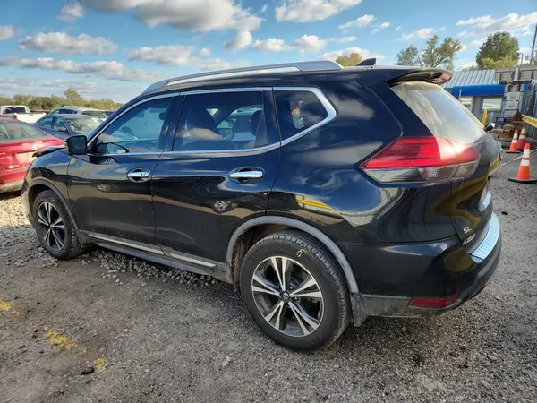 JN8AT2MT4HW390268 2017 NISSAN ROGUE - Image 2