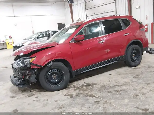 JN8AT2MT4HW390397 2017 NISSAN ROGUE - Image 2