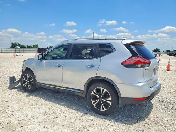 JN8AT2MT4HW390917 2017 NISSAN ROGUE - Image 2
