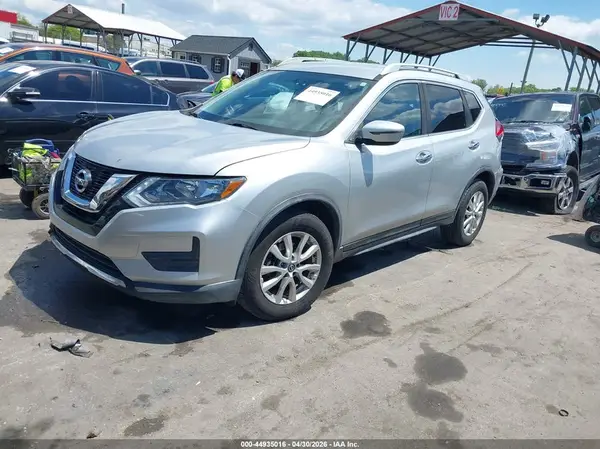 JN8AT2MT4HW392523 2017 NISSAN ROGUE - Image 2