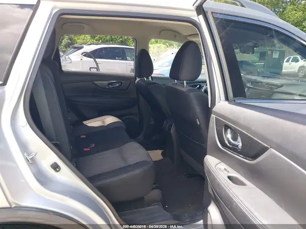 JN8AT2MT4HW392523 2017 NISSAN ROGUE - Image 8