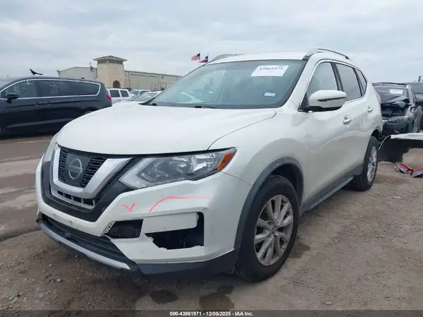 JN8AT2MT4HW397463 2017 NISSAN ROGUE - Image 2