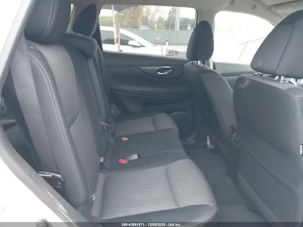 JN8AT2MT4HW397463 2017 NISSAN ROGUE - Image 8