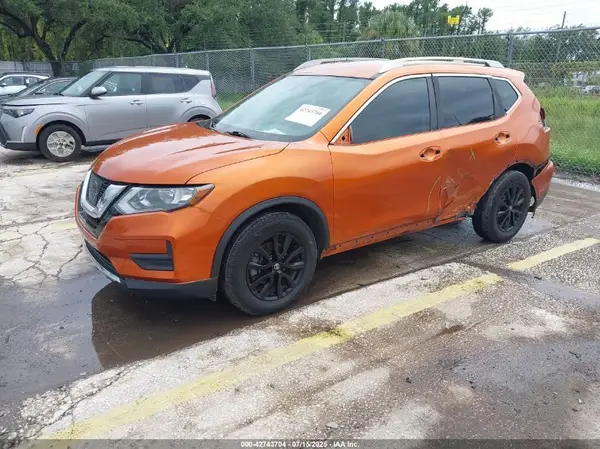 JN8AT2MT4HW398080 2017 NISSAN ROGUE - Image 2