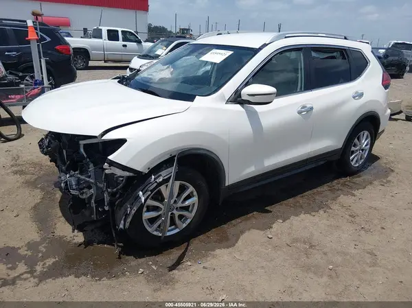 JN8AT2MT4HW399407 2017 NISSAN ROGUE - Image 2