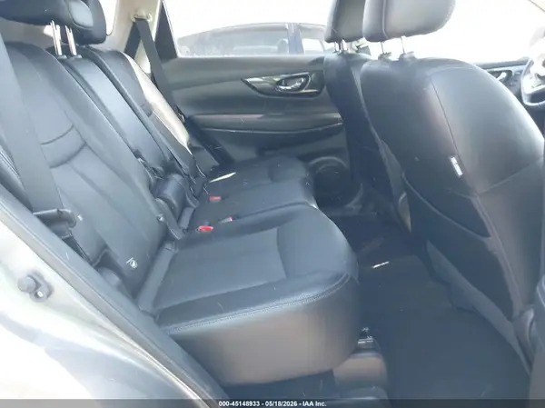 JN8AT2MT4HW399696 2017 NISSAN ROGUE - Image 8