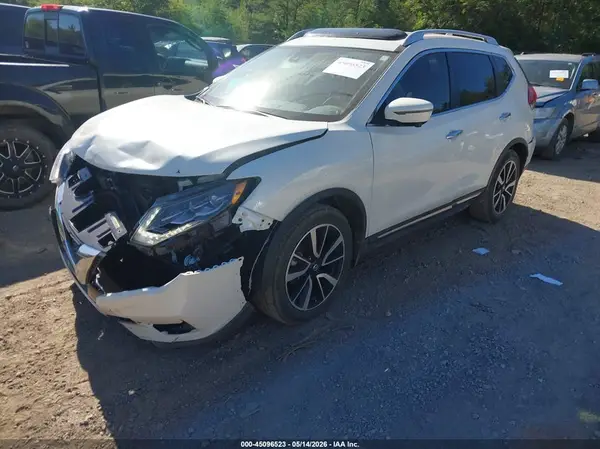 JN8AT2MT4HW402824 2017 NISSAN ROGUE - Image 2
